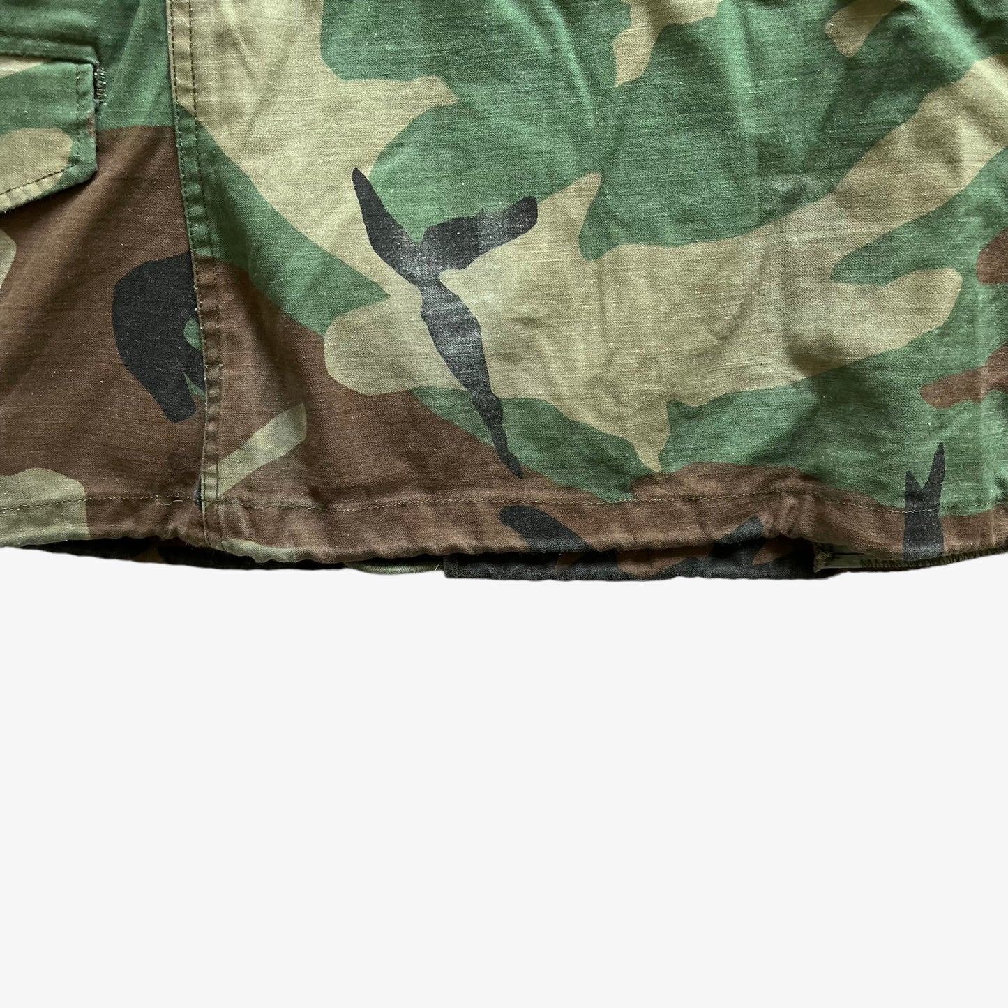 Vintage 80s Mens Alpha Industries US Army C/W Field Woodland Camouflage Jacket Back Hem - Casspios Dream