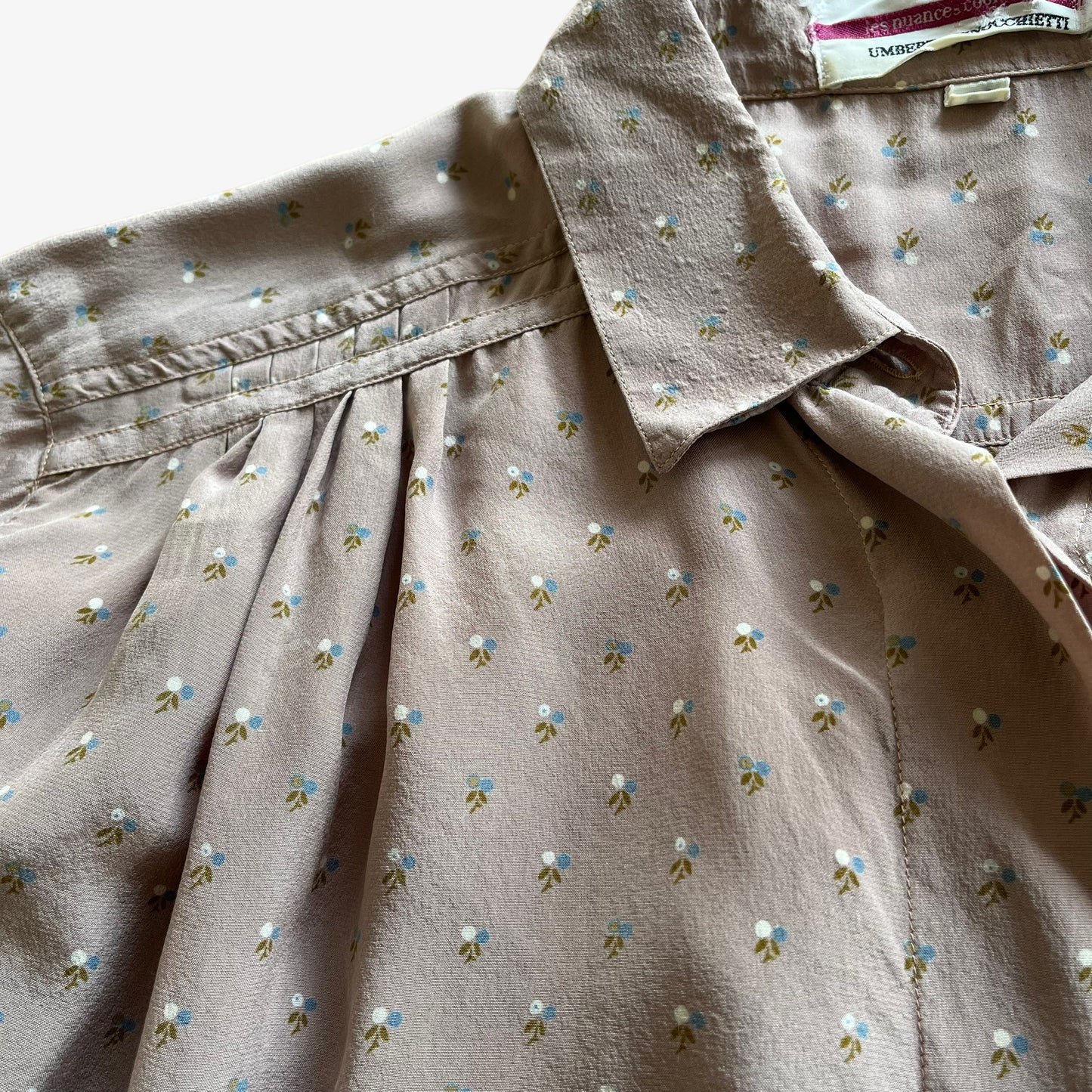 Vintage 80s Womens Umberto Ginocchietti Blueberry Print Long Sleeve Silk Shirt Floral - Casspios Dream