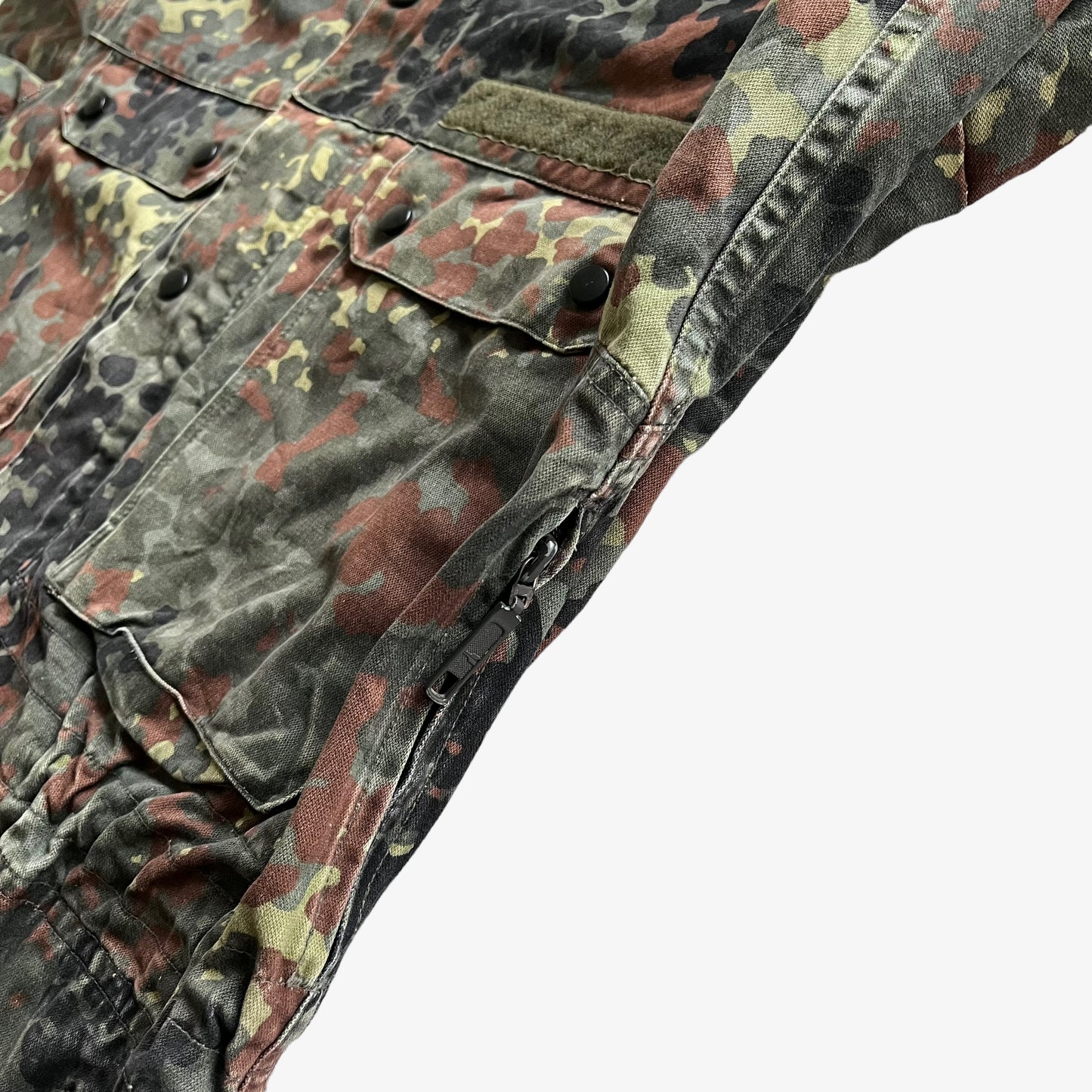 Vintage 90s Mens 1996 Faded Camouflage Hooded Jacket With Embroidered German Flags Army - Casspios Dream