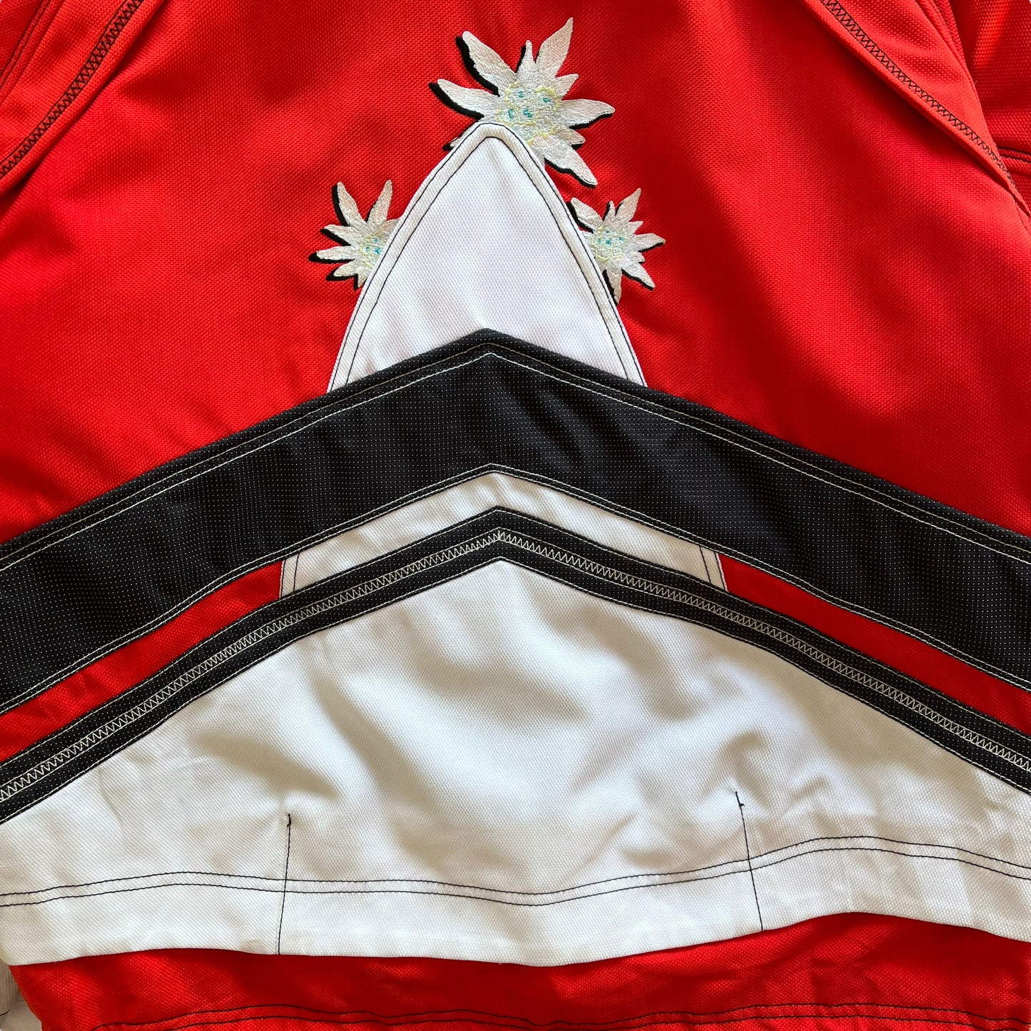 Vintage 90s Mens On-Yo-Ne Red And White Warmtech Ski Jacket Back Floral - Casspios Dream