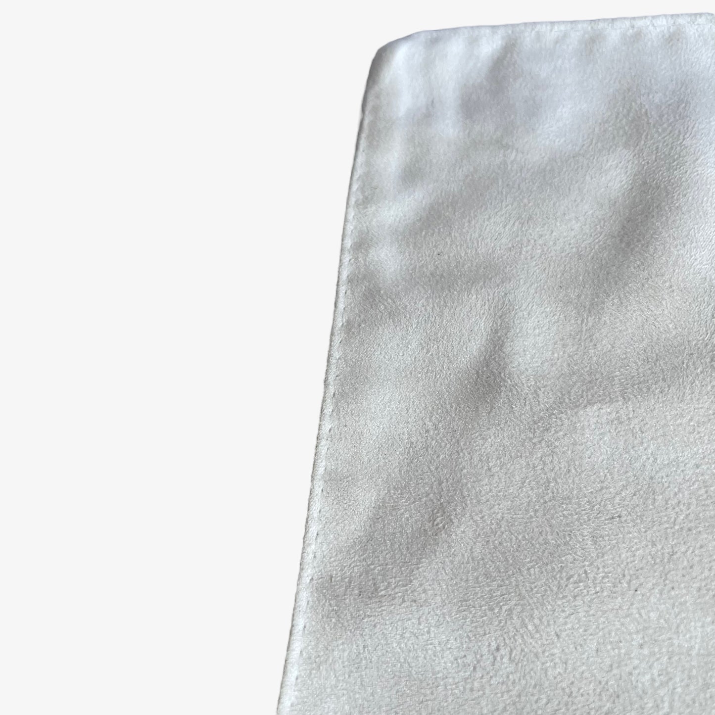 Vintage Y2K Chanel 07A Pearl And Diamond CC Ring With Original Pouch Scuff - Casspios Dream