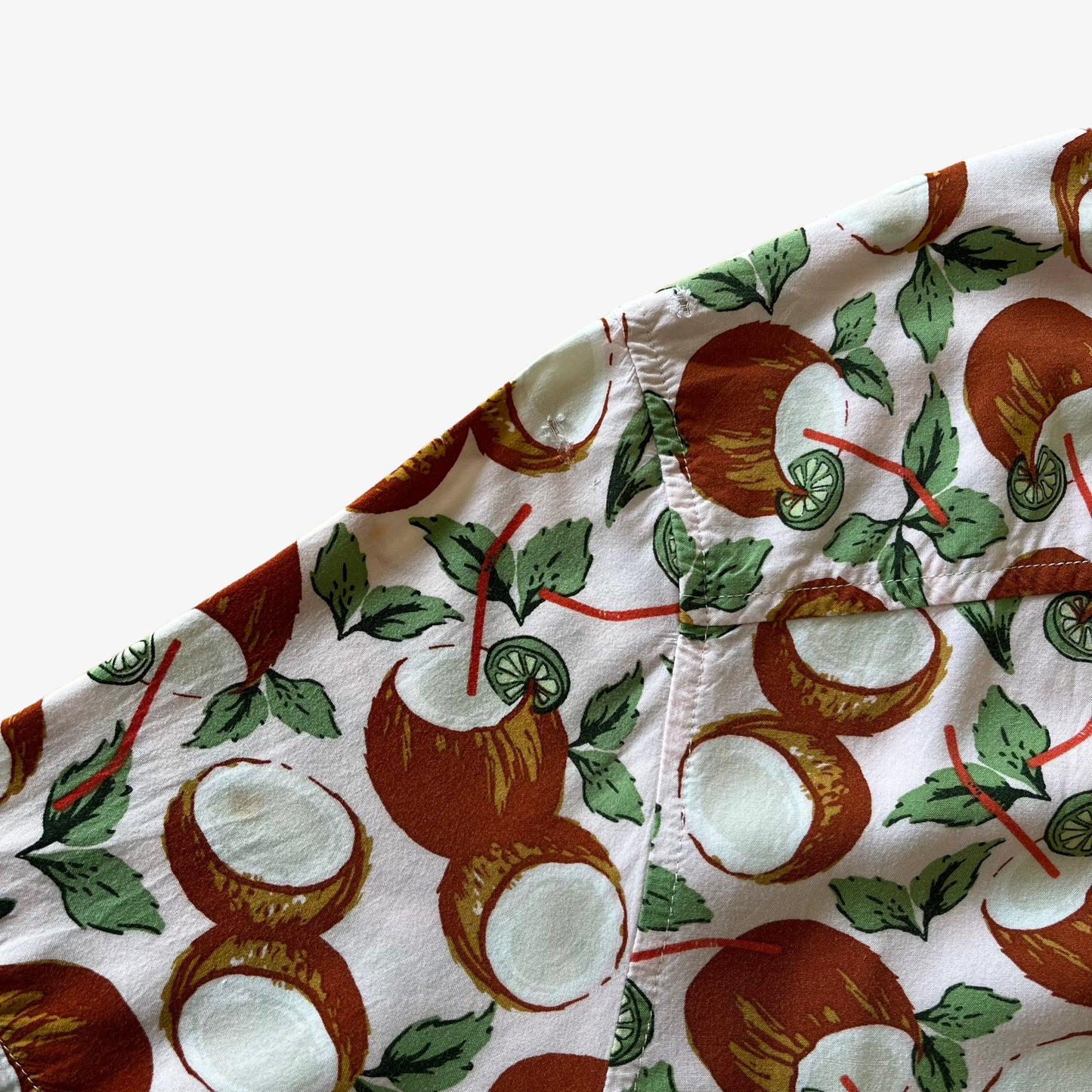 Vintage Y2K Mens Goodfellow And Co Coconut Print Short Sleeve Pale Pink Shirt Wear - Casspios Dream
