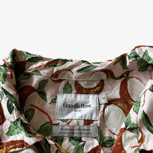 Vintage Y2K Mens Goodfellow Co Coconut Print Short Sleeve Pale Pink Shirt Label - Casspios Dream