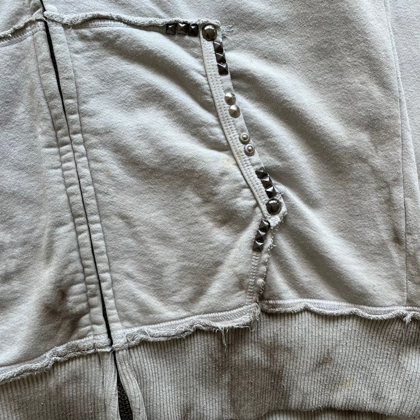 Vintage Y2K Mens Konquest Studded Skull Double Sided Print Grey Smoky Tie-Dye Hooded Jacket Wear - Casspios Dream