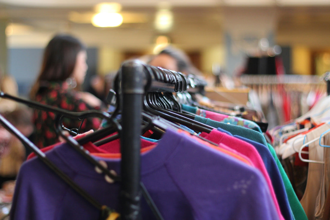 Top 7 Must Have Vintage Pieces for Every Closet - Casspios Dream