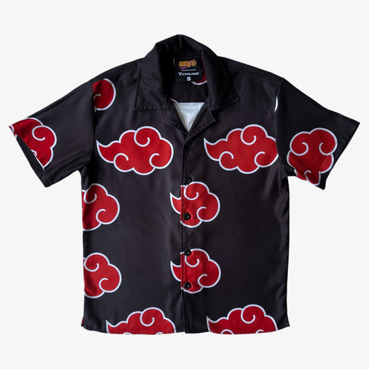 Hypland Naruto Akatsuki cloud print black shirt on a white background.