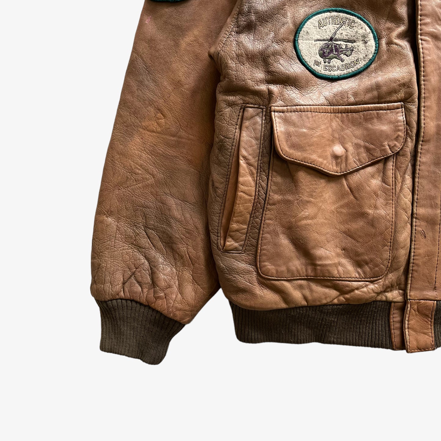 Vintage 80s Mens G-III Light Brown Leather Pilot Jacket With Metal Tip Collar Cuff - Casspios Dream