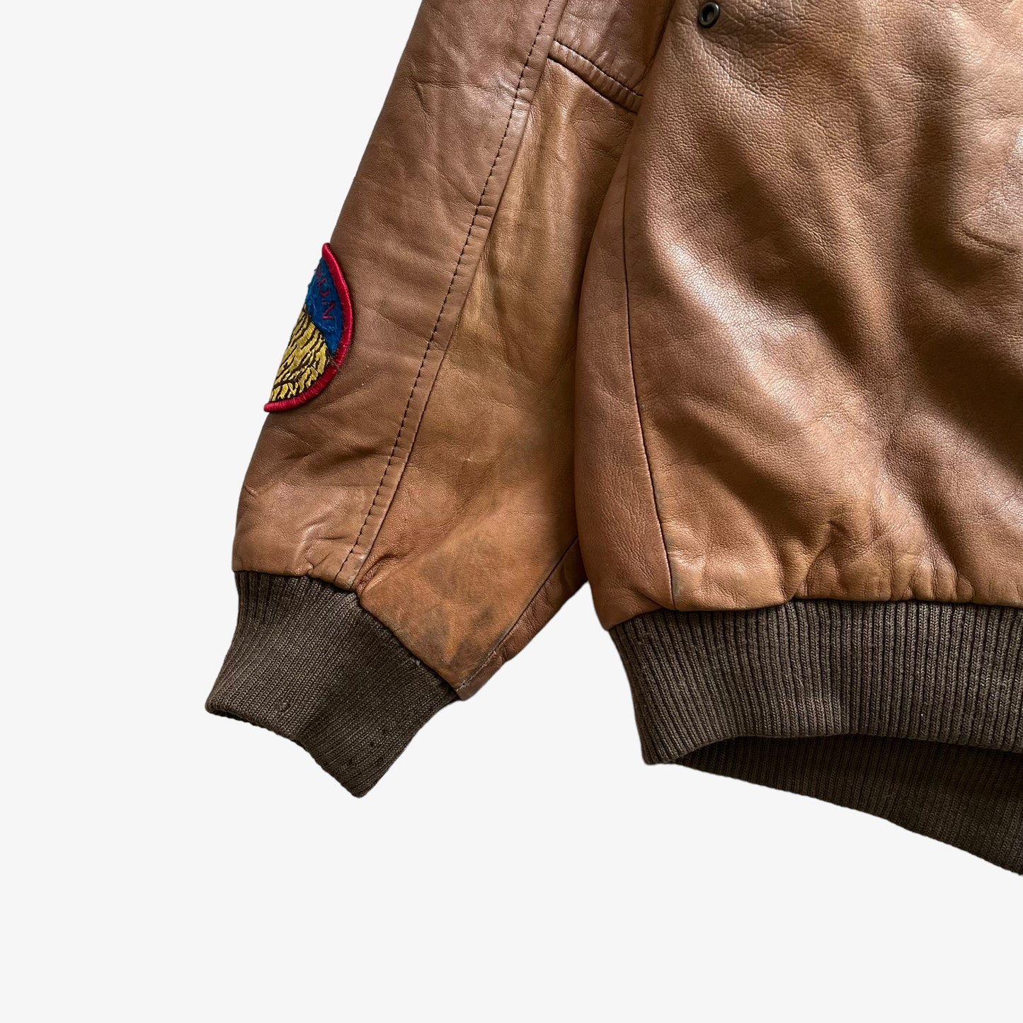 Vintage 80s Mens G-III Light Brown Leather Pilot Jacket With Metal Tip Collar Cuff Wear - Casspios Dream