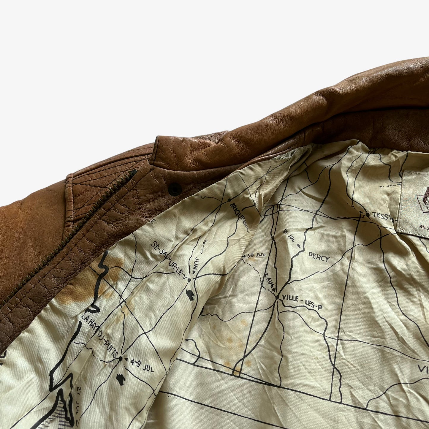 Vintage 80s Mens G-III Light Brown Leather Pilot Jacket With Metal Tip Collar Inside - Casspios Dream