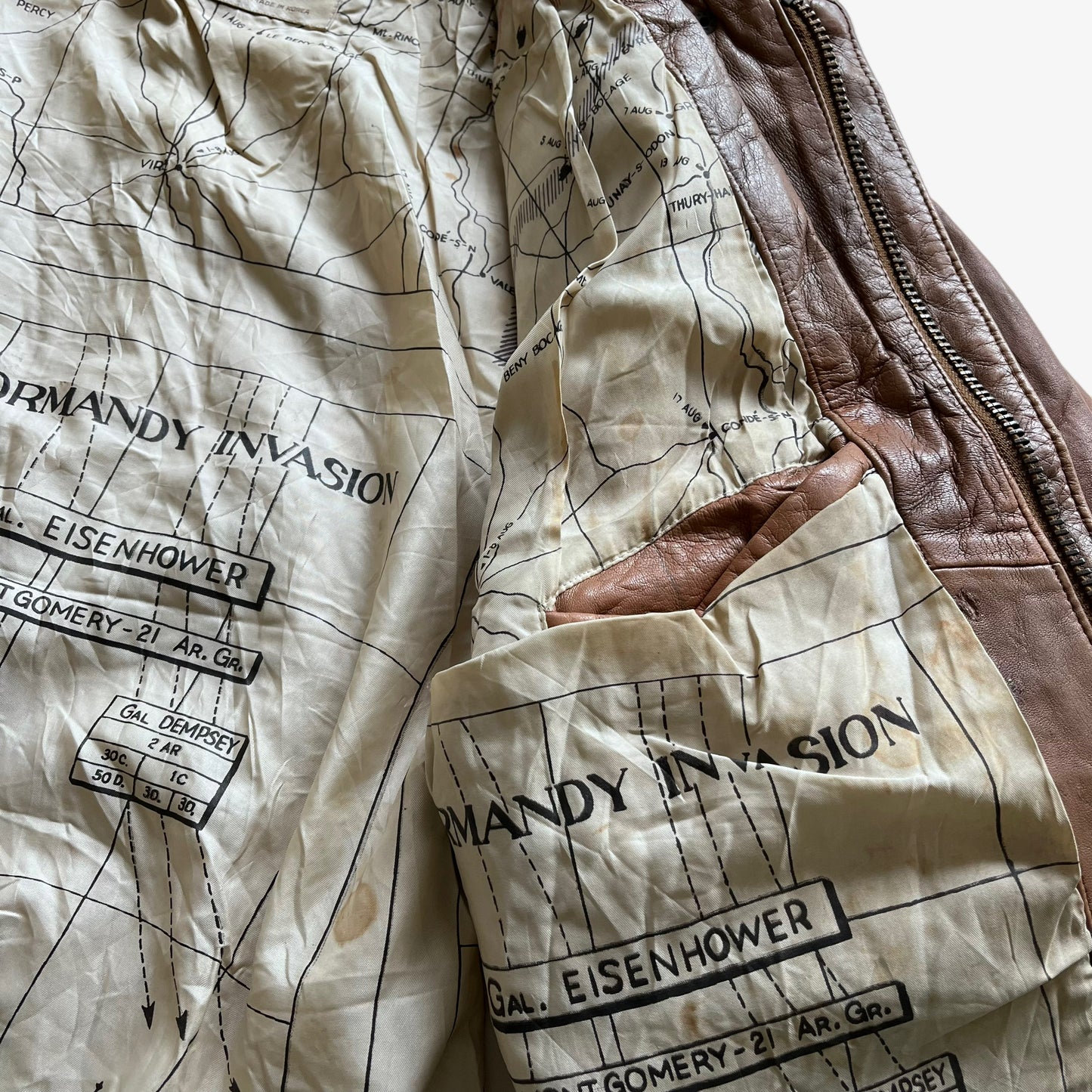 Vintage 80s Mens G-III Light Brown Leather Pilot Jacket With Metal Tip Collar Inside Wear - Casspios Dream