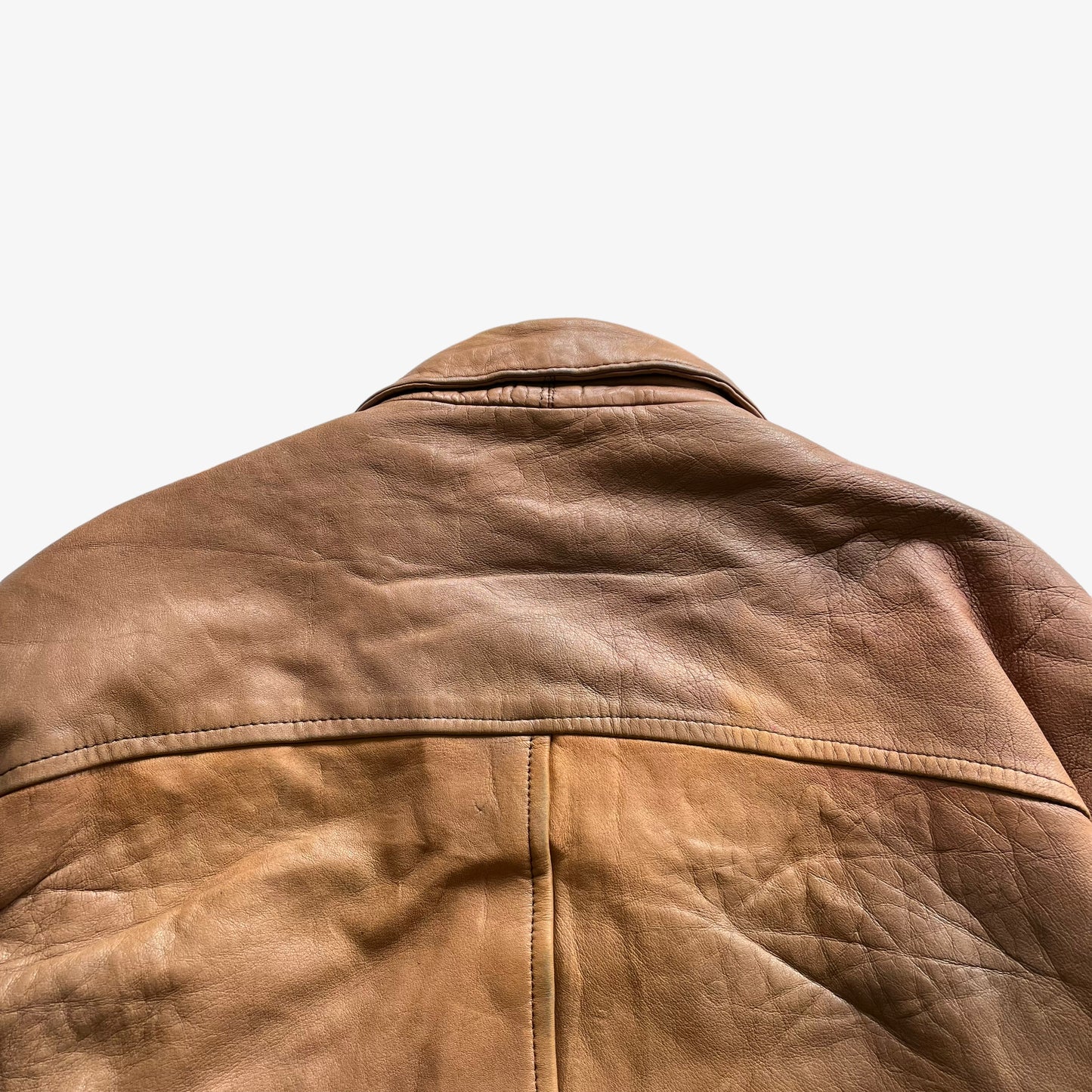 Vintage 80s Mens G-III Light Brown Leather Pilot Jacket With Metal Tip Collar Shoulder - Casspios Dream
