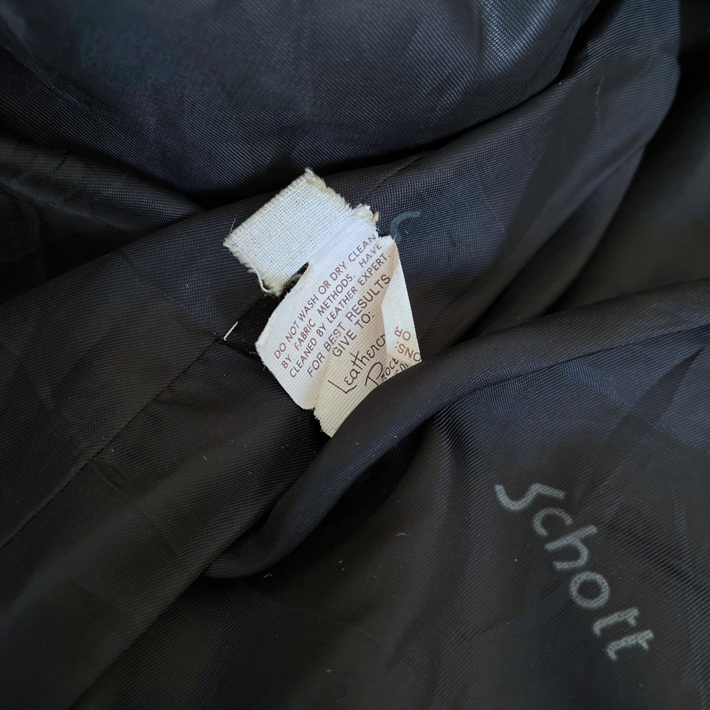 Vintage 80s Men's Schott Black Leather Pilot Jacket Label - Casspios Dream