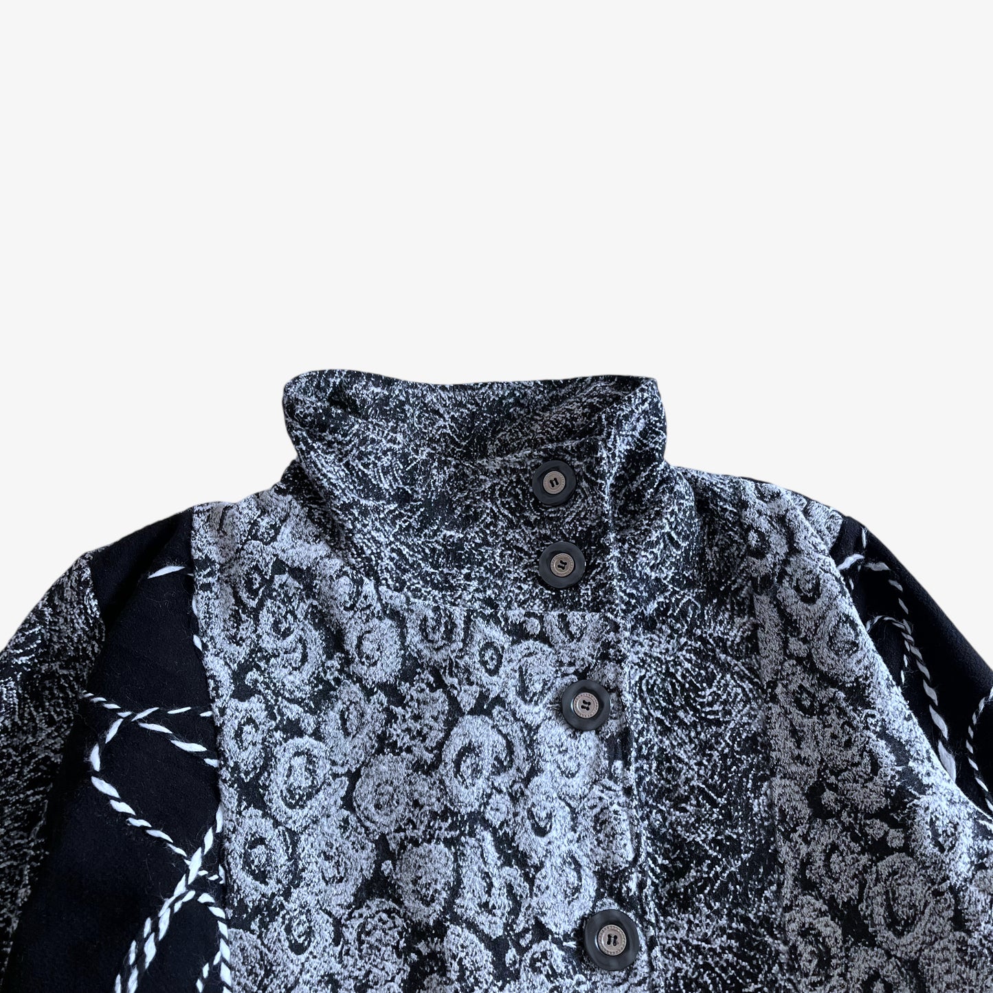 Vintage 80s Womens Black And White Abstract Patchwork Print Wool Coat Collar - Casspios Dream