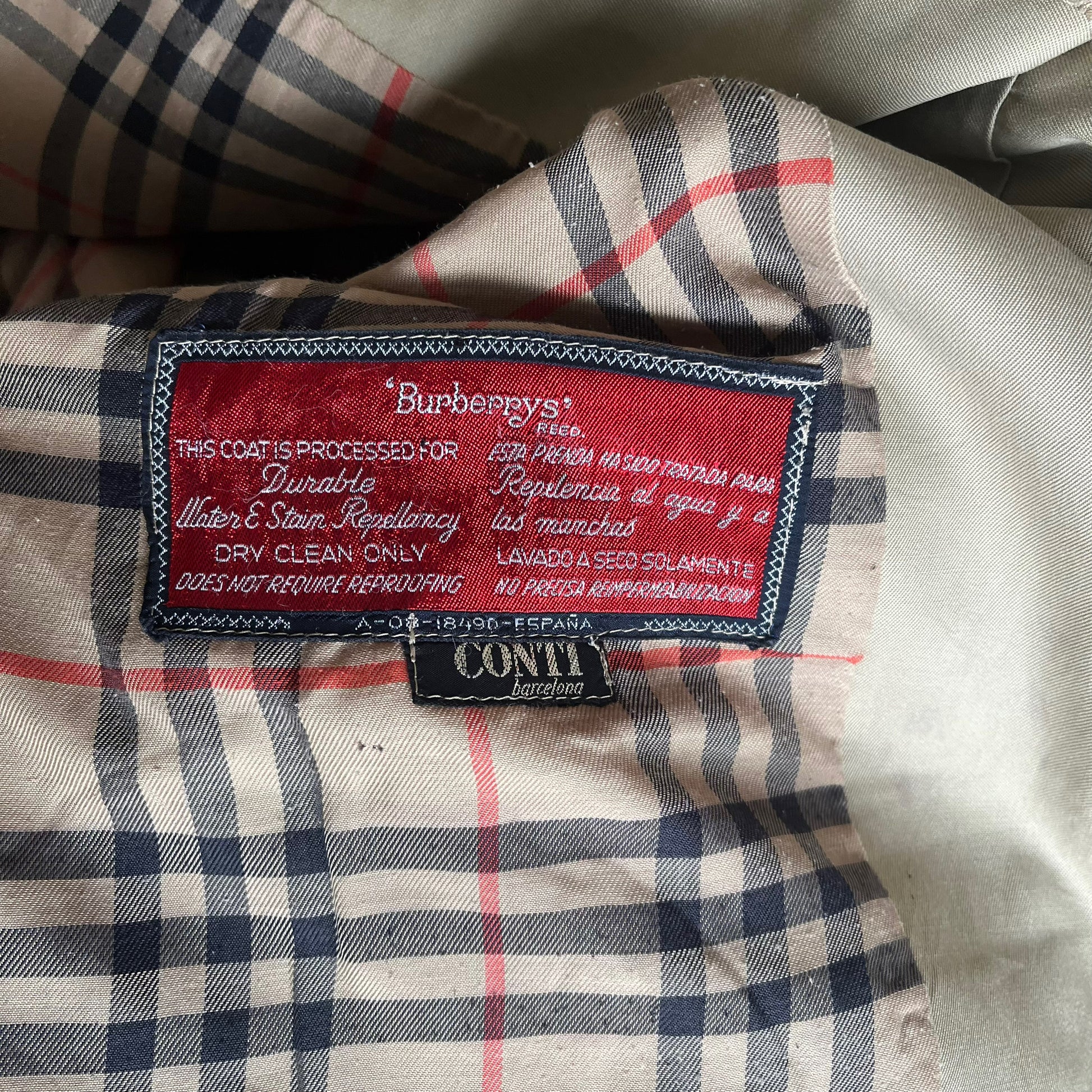 Vintage 80s Womens Burberry Coat With Nova Check Lining And Faux Fur Collar Burberrys Label - Casspios Dream