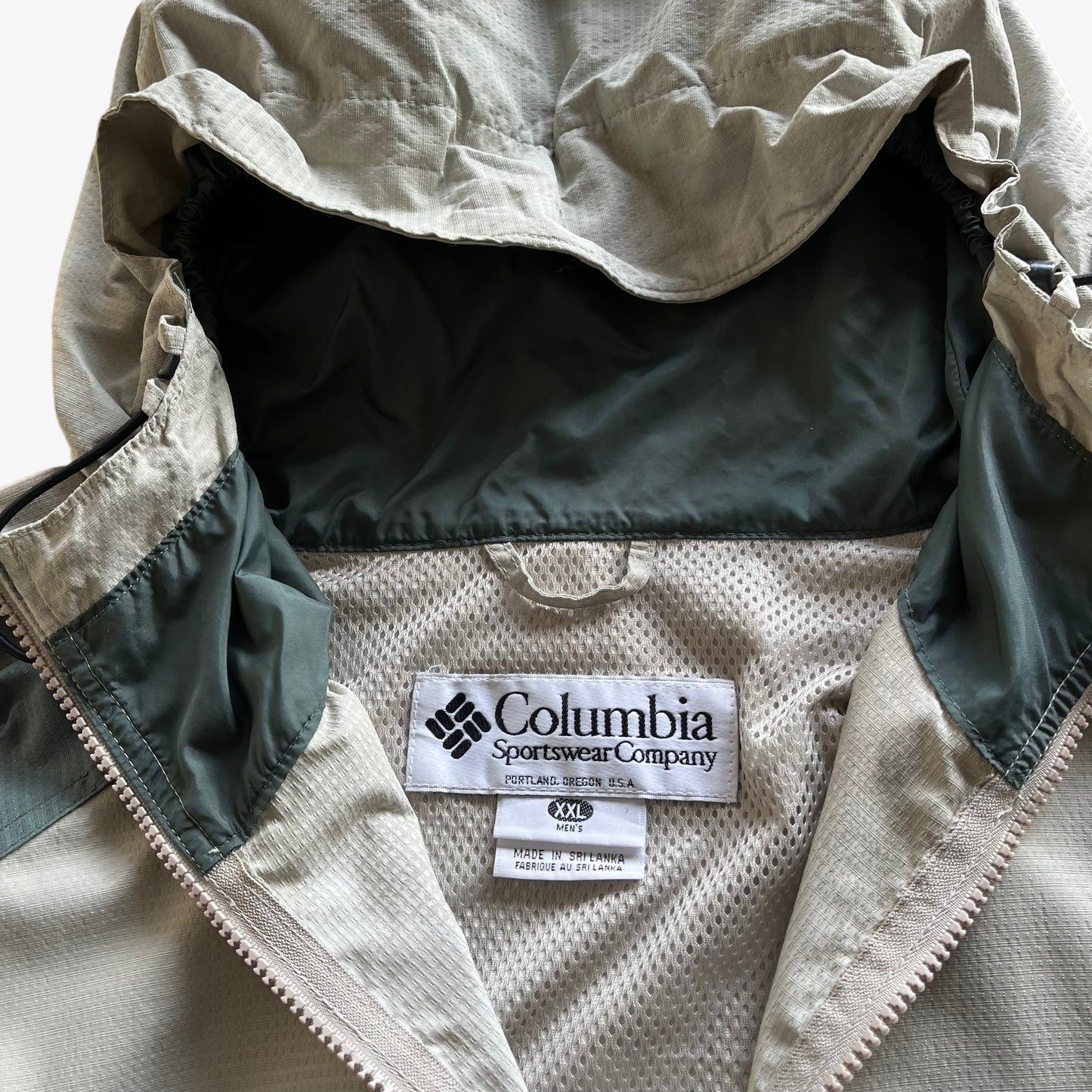Vintage 90s Mens Columbia Packable Jacket With Foldable Hood Label - Casspios Dream