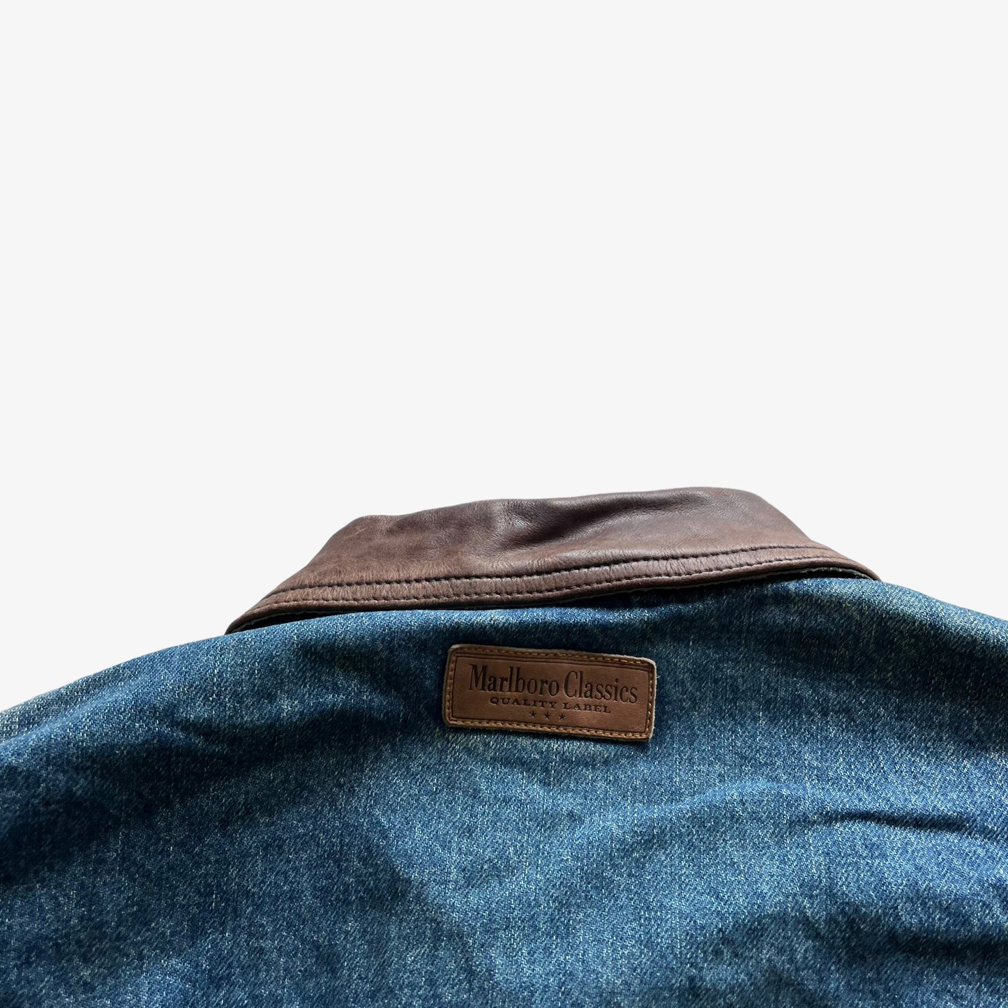 Vintage 90s Mens Marlboro Classics Blue Denim Jacket With Brown Leather Collar Tag - Casspios Dream