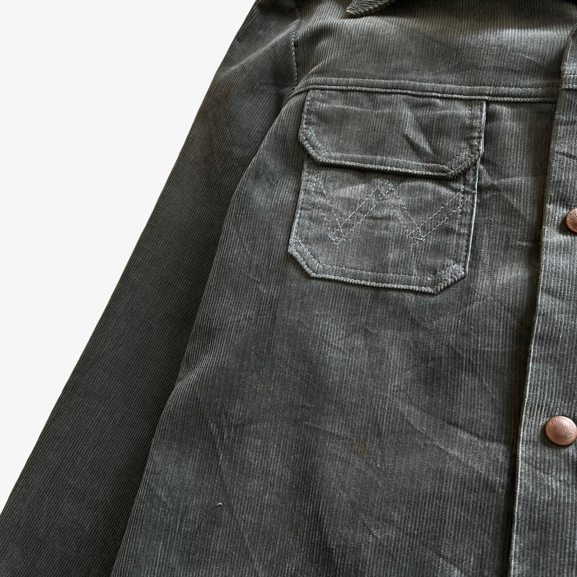 Vintage 90s Mens Wrangler Long Sleeve Khaki Corduroy Shirt Pocket - Casspios Dream 