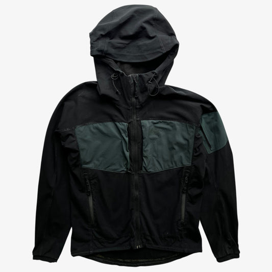 Men's vintage Y2K Arcteryx Polartec black hooded utility jacket.