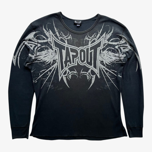 Faded grey long-sleeve men's Y2K t-shirt with Tapout logo printed on its chest.