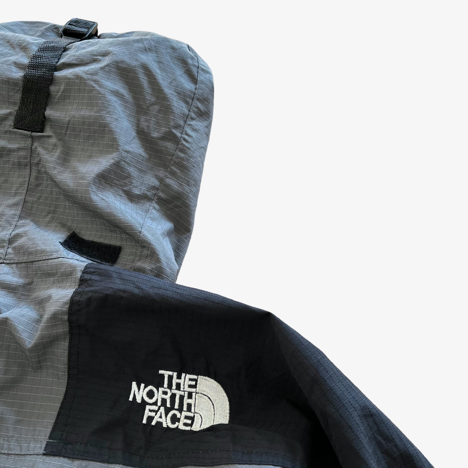 Vintage Y2K Mens The North Face Gore-Tex XCR Summit Series Grey Jacket Foldable Hood - Casspios Dream