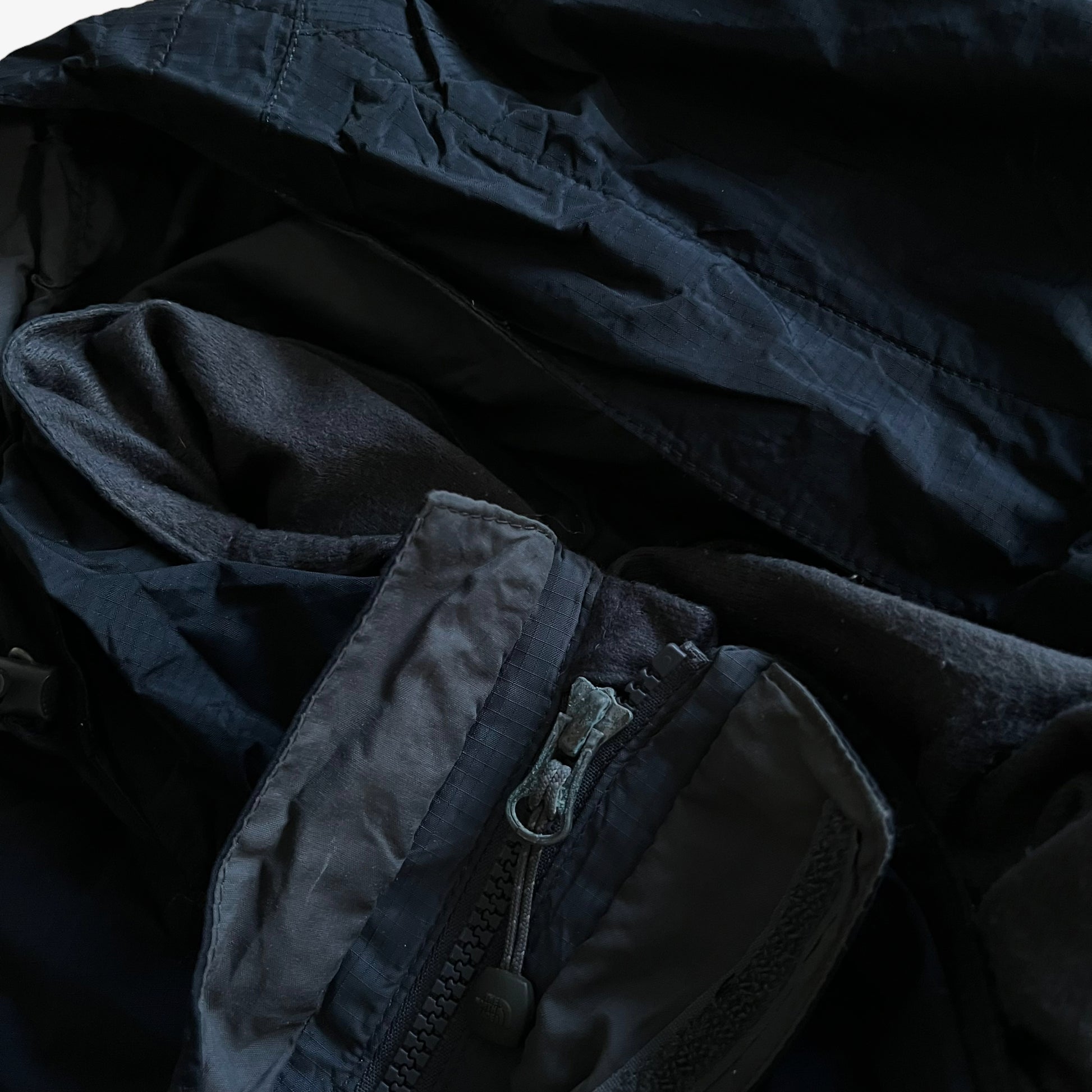 Vintage Y2K Mens The North Face Hyvent Grey & Black Jacket Zip - Casspios Dream
