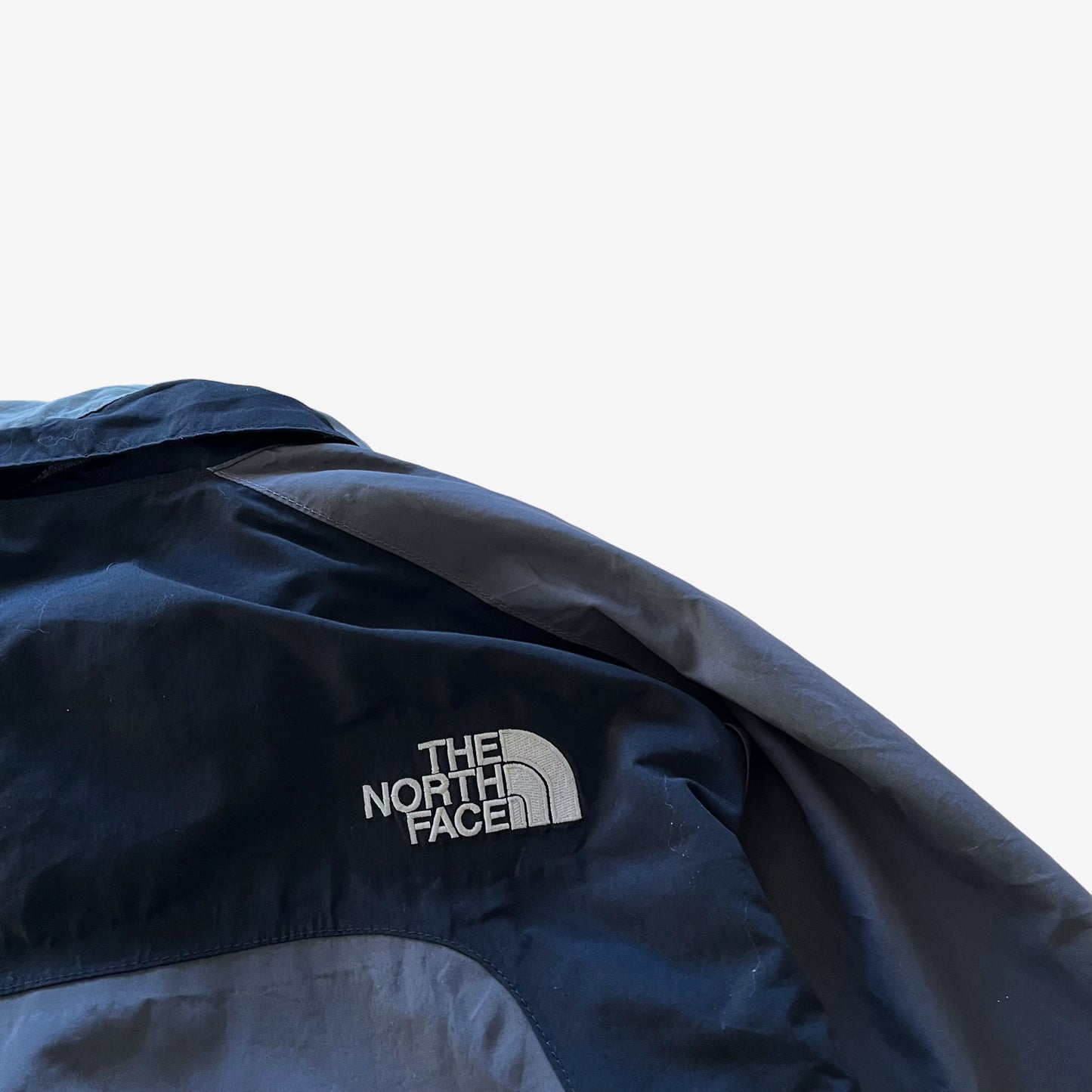 Vintage Y2K Mens The North Face Hyvent Grey Jacket Back Logo - Casspios Dream