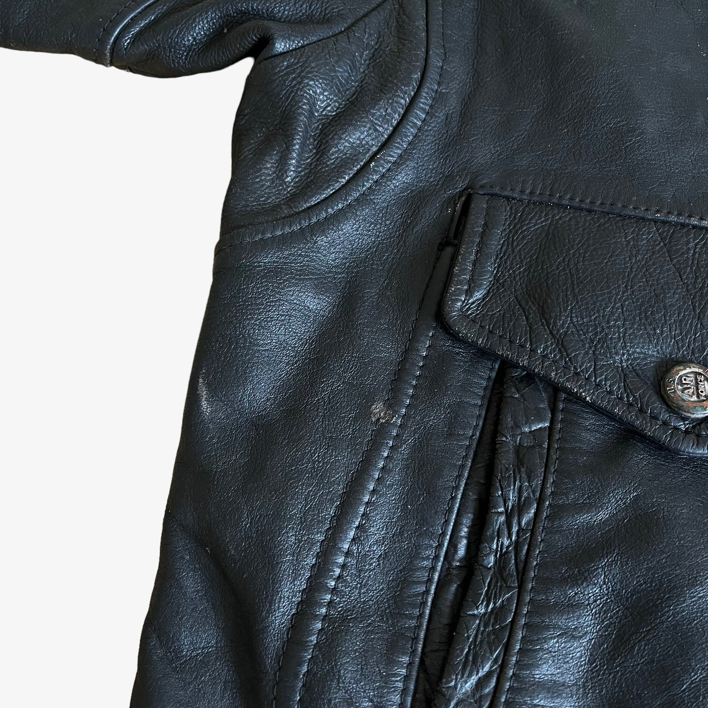 Vintage 1980s US Airforce Black Leather Pilot Jacket With Back Embossed Eagle Pocket - Casspios Dream