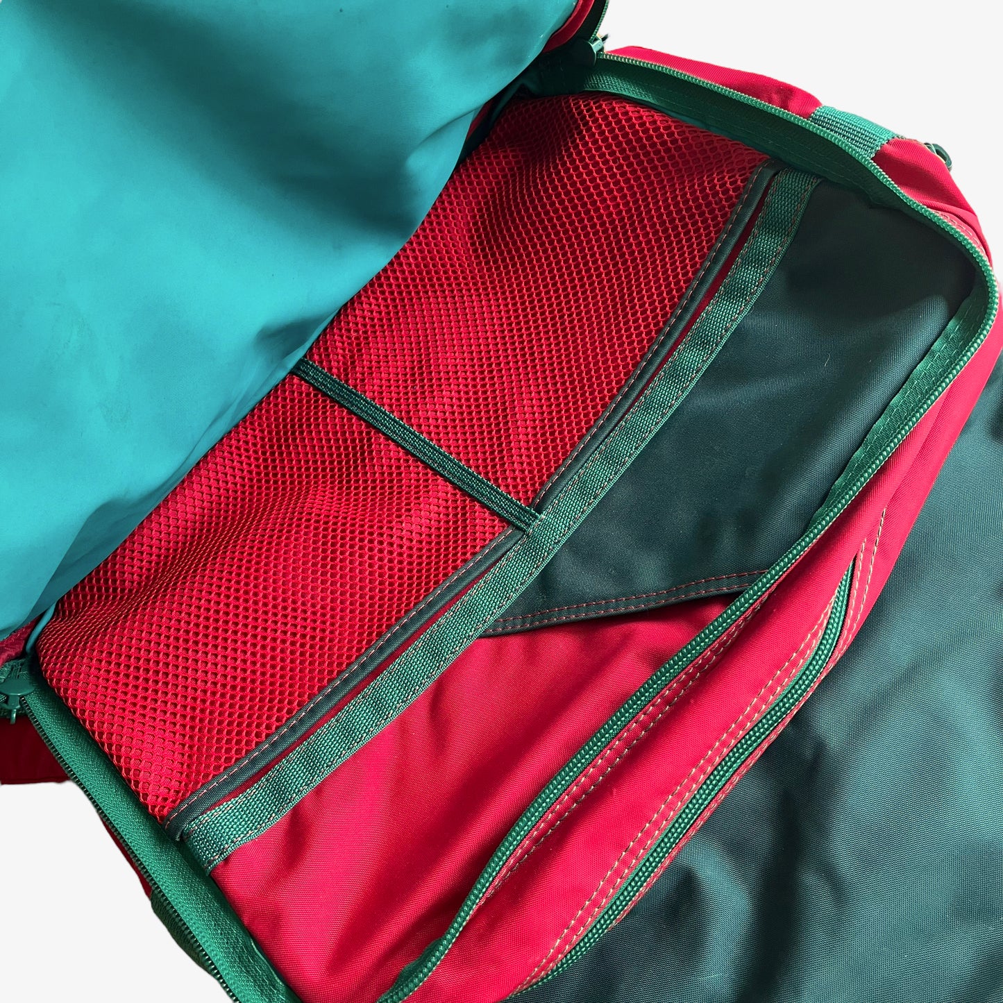Vintage 90s Samsonite Sammies Red And Green Messenger Backpack Inside - Casspios Dream
