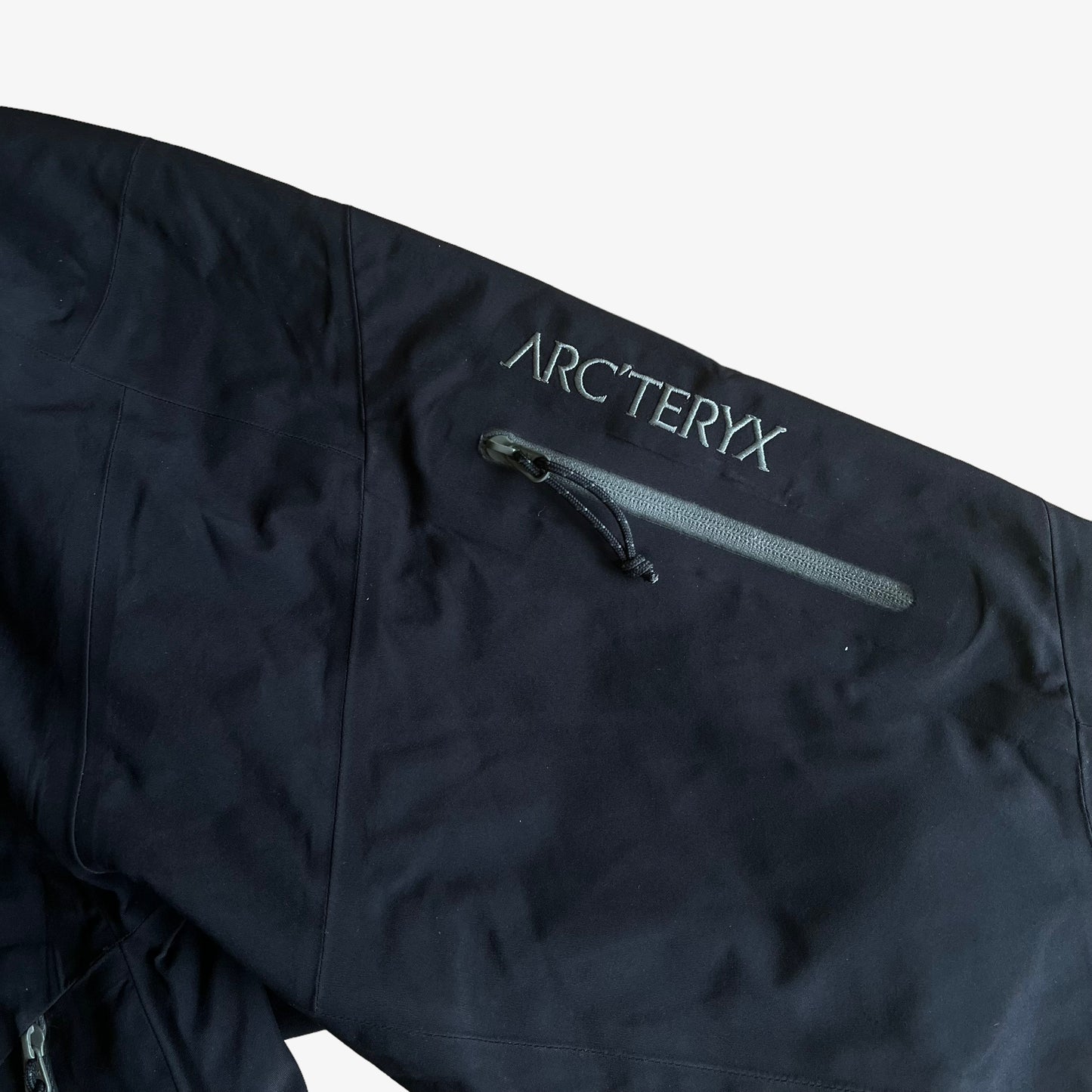 Vintage Y2K Arc'teryx Gore-tex Pro Recco Utility Ski Jacket Sleeve Pocket - Casspios Dream
