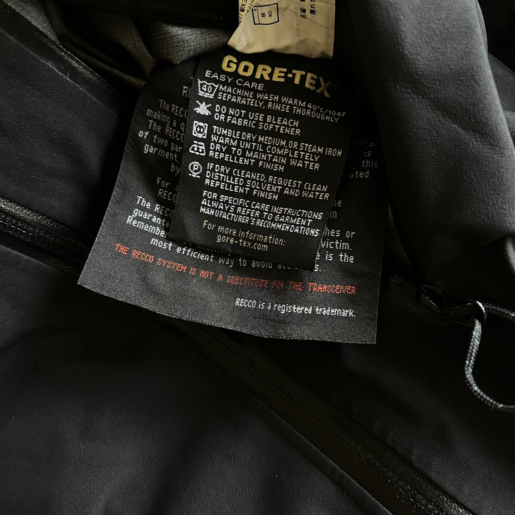 Vintage Y2K Arcteryx Pro Recco Goretex Tactical Jacket With Arm Badge Label - Casspios Dream