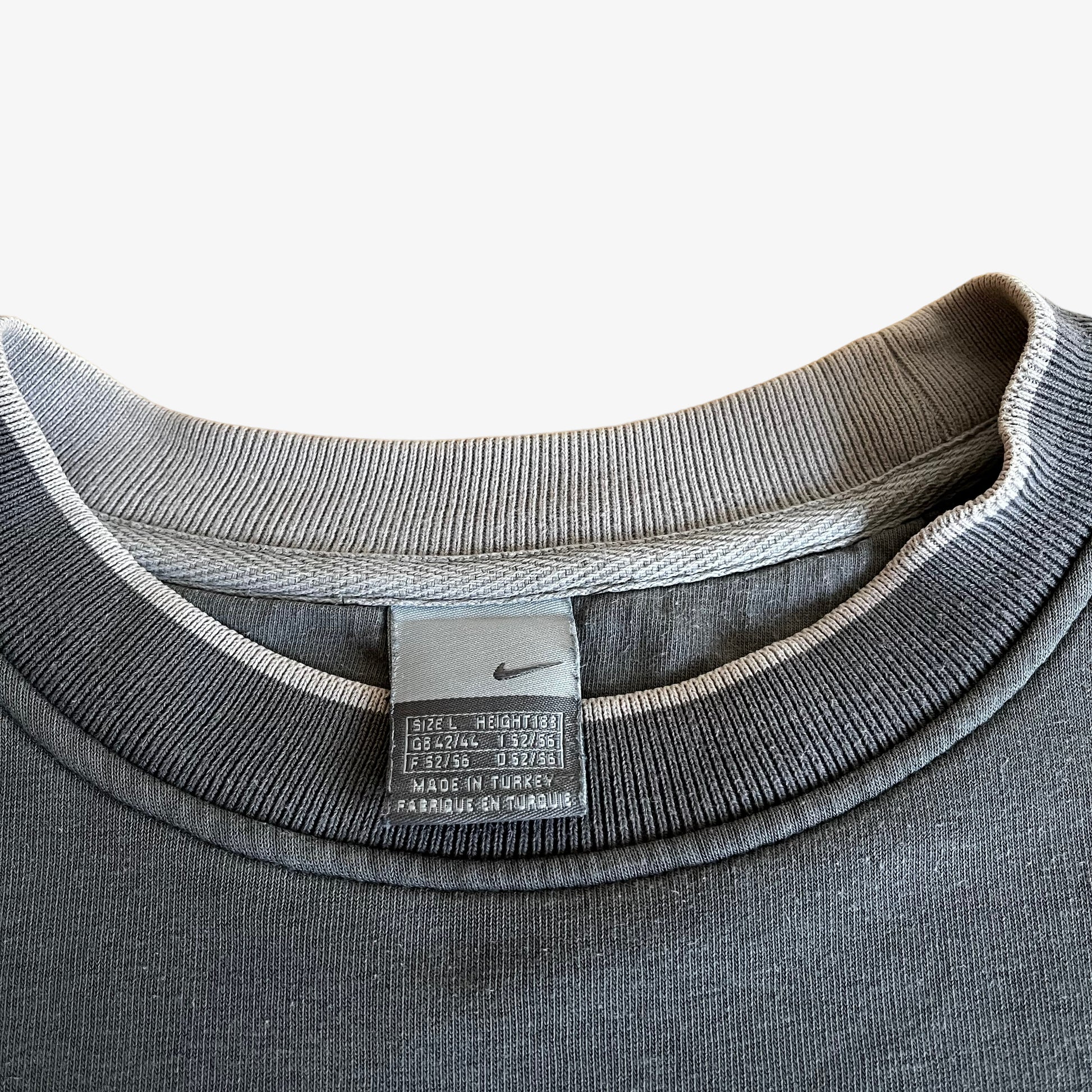 Vintage Y2K Nike Centre Tick Logo Grey Crewneck Sweatshirt Label - Casspios Dream