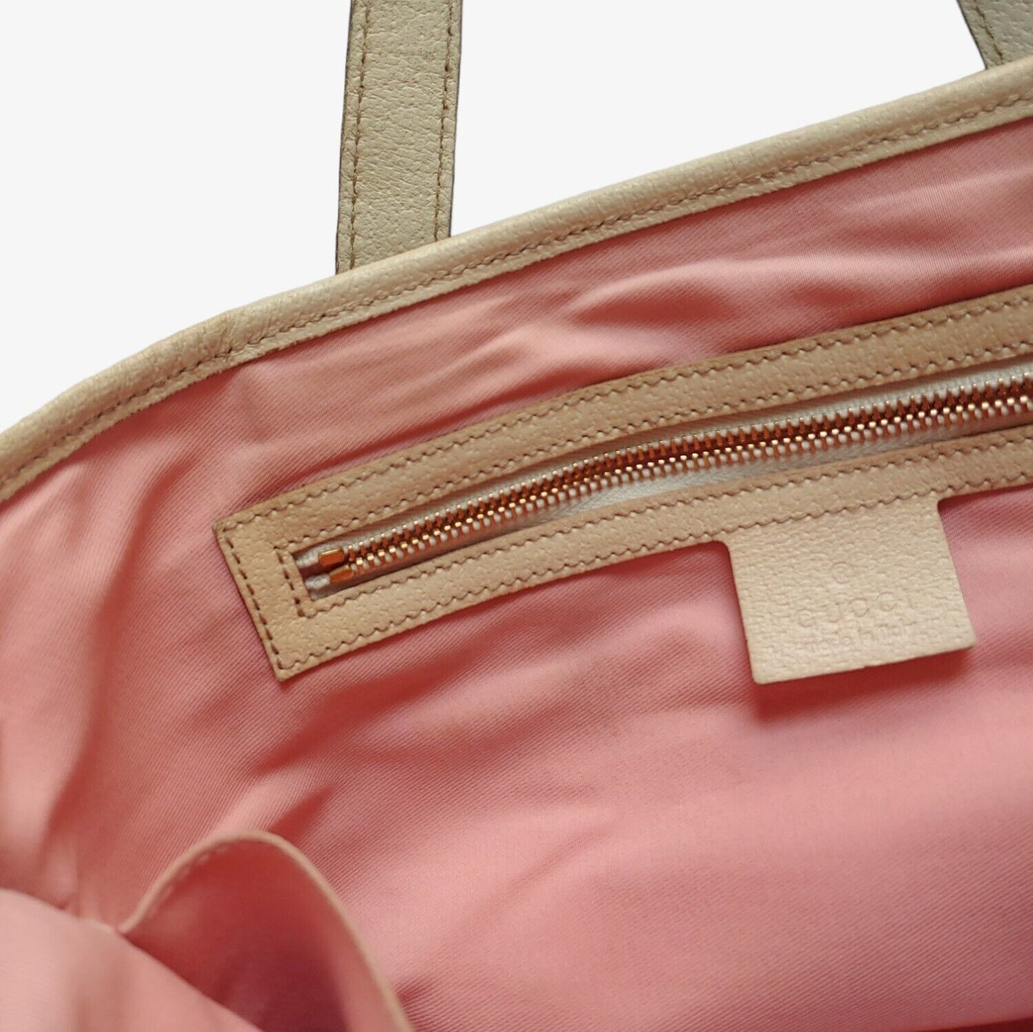 Vintage 90s Gucci GG Small Pink Canvas Handbag With Leather Handles 139261002046 Inside Zip - Casspios Dream