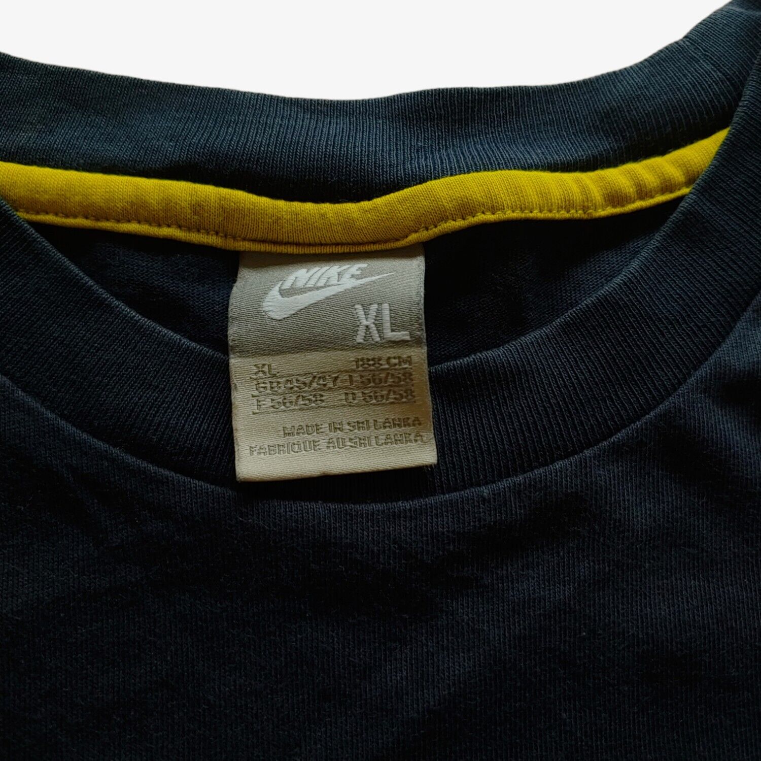 Vintage Y2K Nike Spell Out Triangle Logo Top T-Shirt Label - Casspios Dream